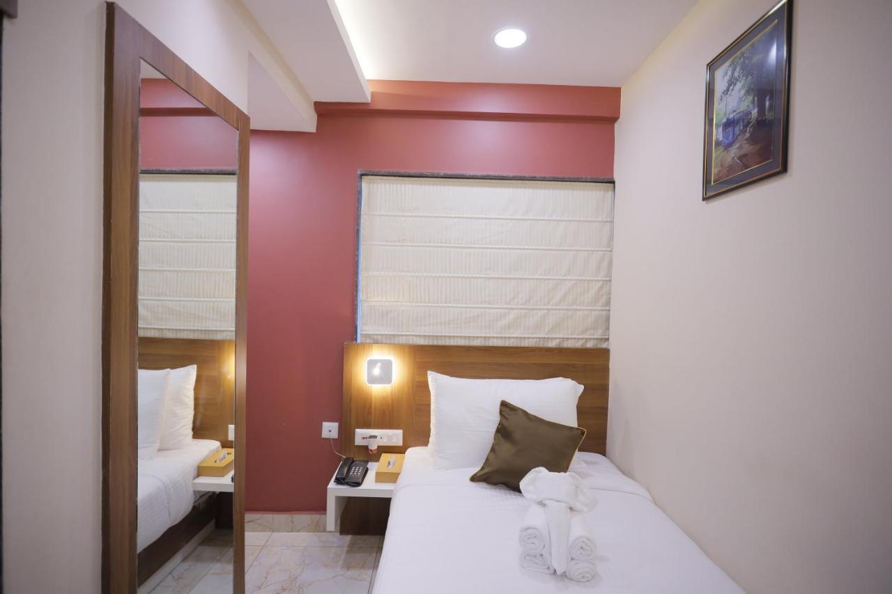 The Avenue Hotel Ballygunge 콜카타 외부 사진