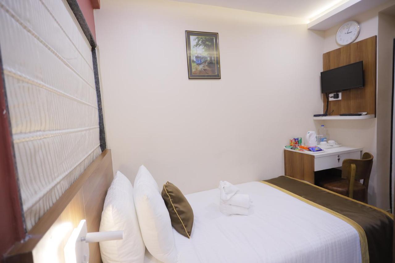 The Avenue Hotel Ballygunge 콜카타 외부 사진