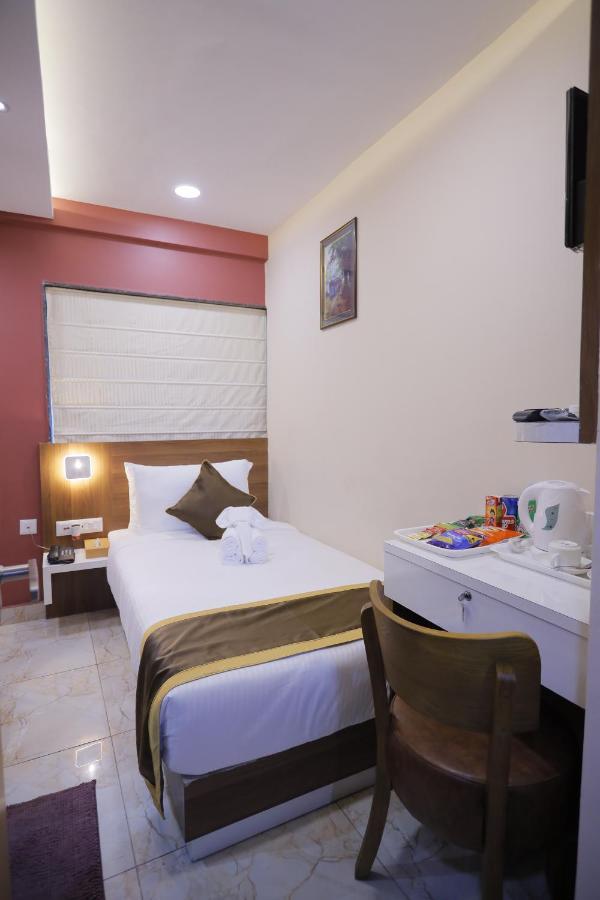 The Avenue Hotel Ballygunge 콜카타 외부 사진
